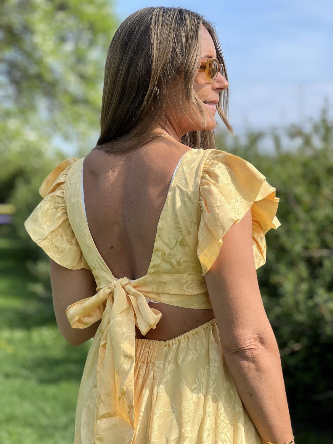 ByTimo Jacquard open back kjole yellow